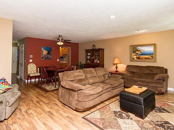 3rd image of 211 Laurelwood Dr