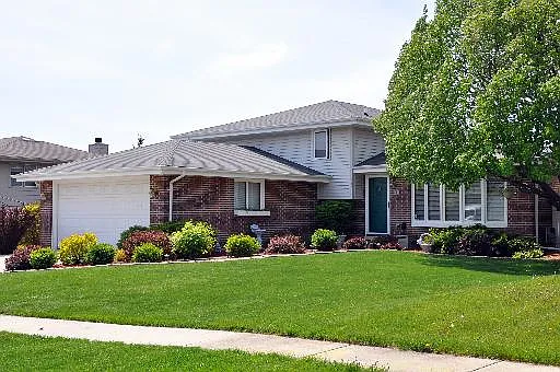 785 Honeytree Dr photo 1