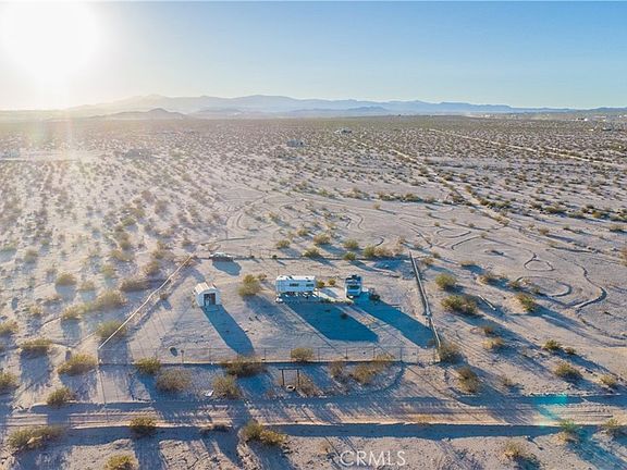 4th image of 1188 Mile Square Rd