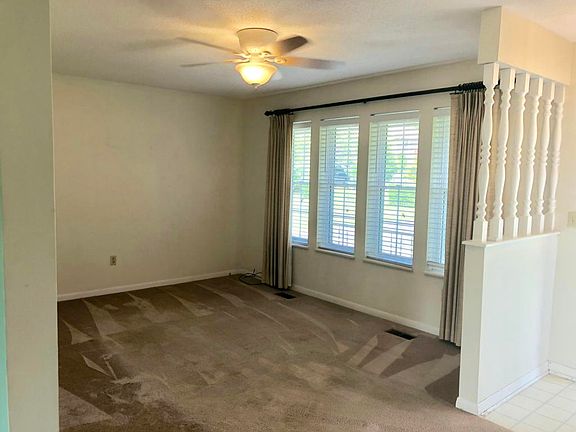 3rd image of 40 Woodland Dr