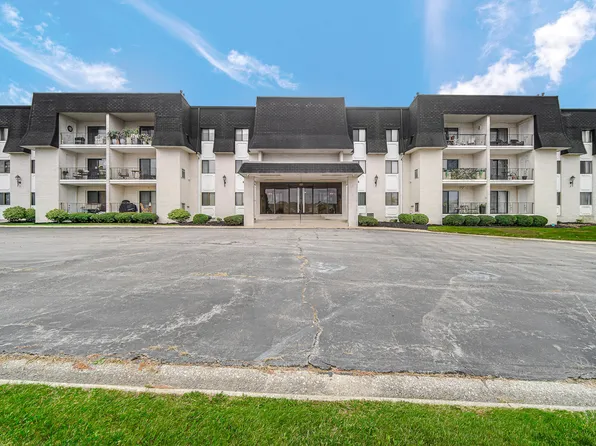 2371 Deerpath Dr Unit 105, Schererville, IN 46375