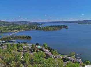 16 Riverbend Cir, Guntersville, AL 35976