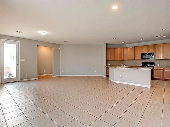 4th image of 18543 Fair Grange Ln
