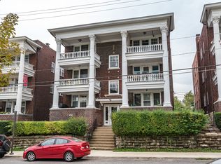 317 E 43rd St #2W, Kansas City, MO 64111