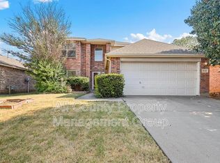 813 Jockey Club Ln, Fort Worth, TX 76179