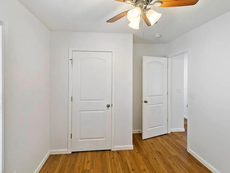 2203 Ottawa Ave — Photo 8