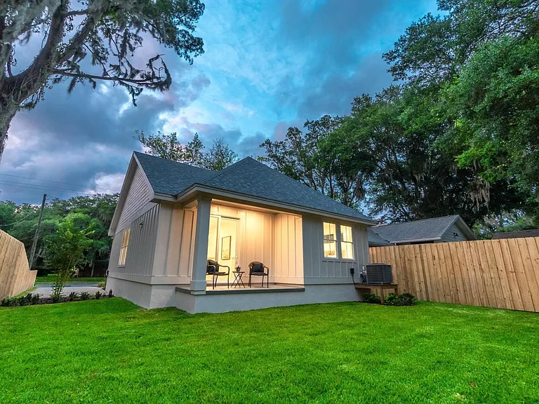 27 Fullerwood Dr — Photo 41