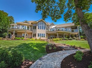 230 Riverbay Dr, Moneta, VA 24121