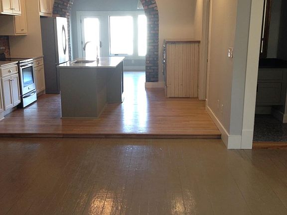3rd image of 217 N Limestone St #200
