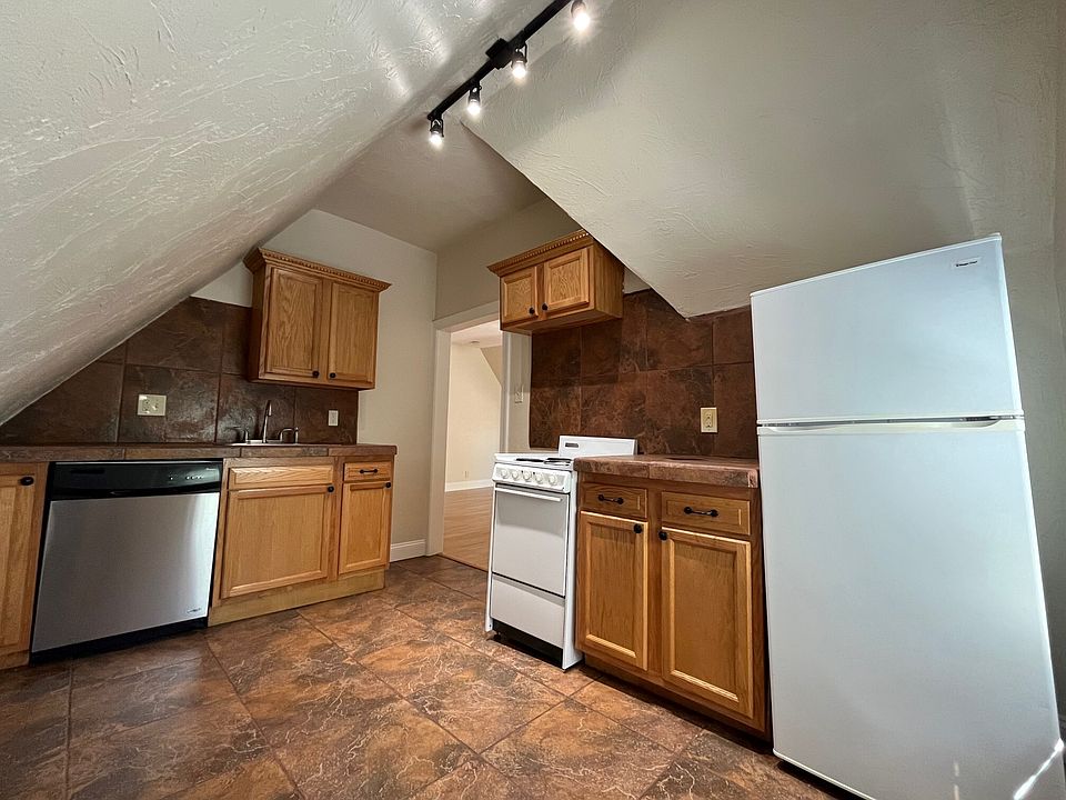 1st image of 357 Stratford Ave APT 3