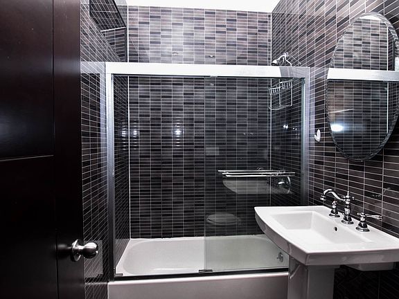 5th image of 354 Cathedral Pkwy APT 5E