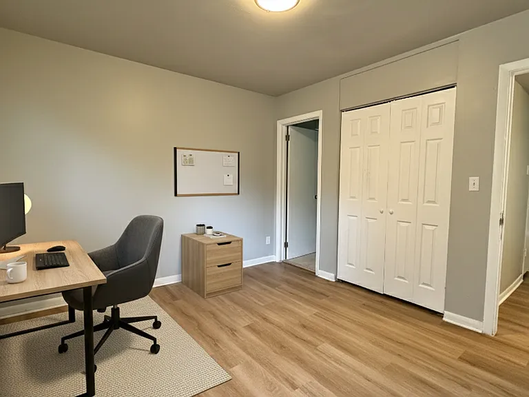 804 La Marche Dr — Photo 12