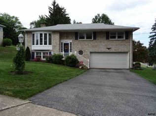 2800 Cambridge Rd, York, PA 17402