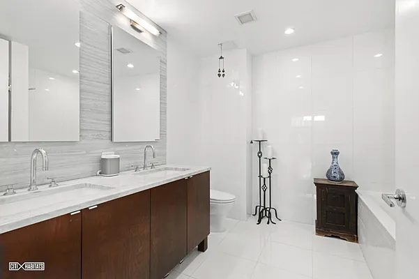 Sold by Citi Habitats | media 25