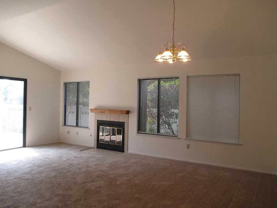 4043 W Victor Ave
