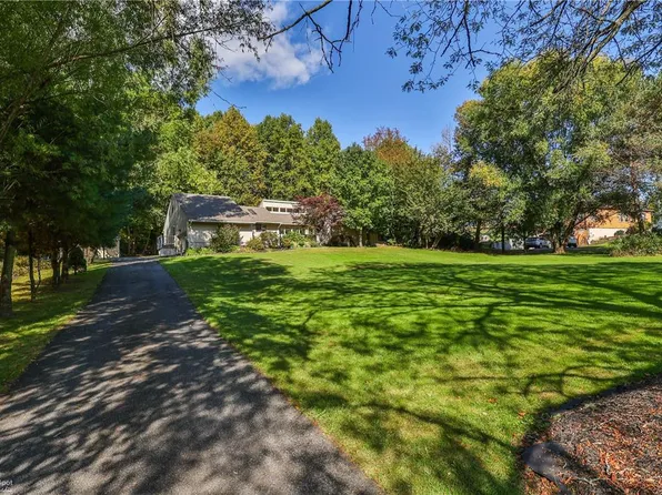 4175 Sherry Hill Rd, Hellertown, PA 18055