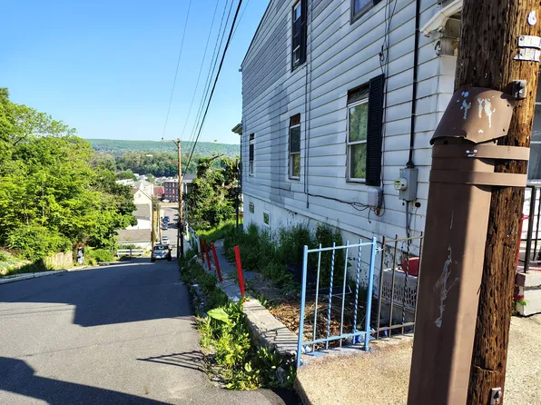 (undisclosed Address), Minersville, PA 17954