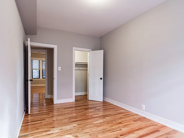 1111 W Cornelia Ave #303 — Photo 7