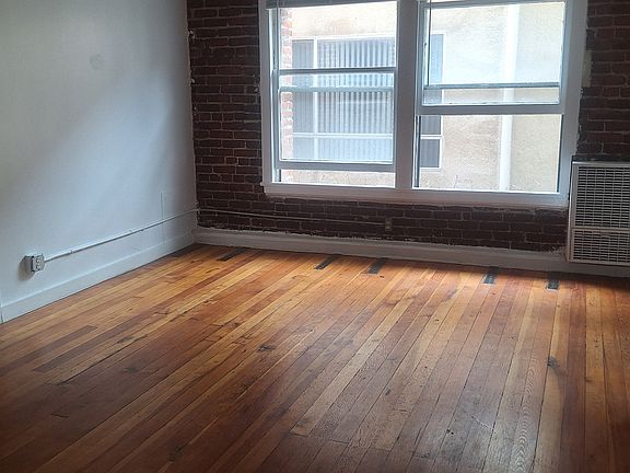 2nd image of 304 S Manhattan Pl APT 206