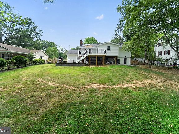 2nd image of 327 Beach Dr