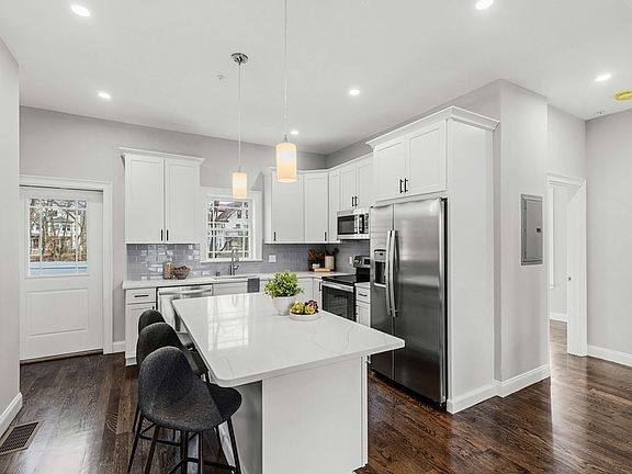 2nd image of 59 Lincoln St #1