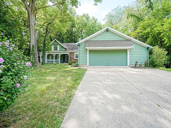 2nd image of 3211 Cedar Ln