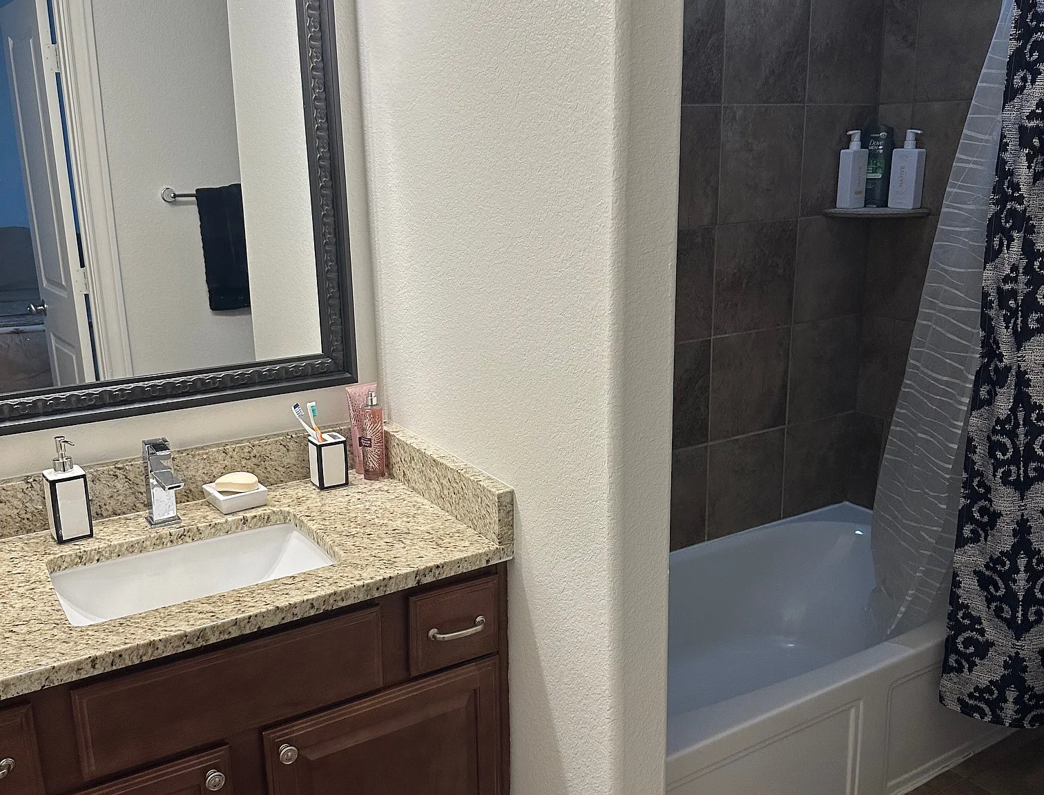Private Rooms near UH, Rice, TMC, I-45/610 — Photo 2