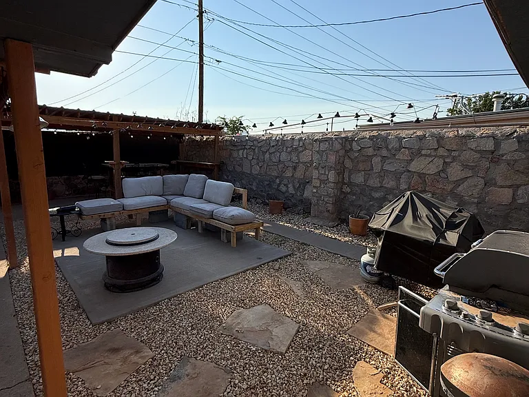 10443 Kendall St — Photo 38