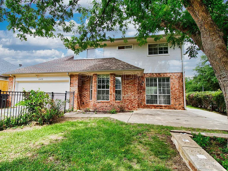 8435 Creekside Cir — Photo 25