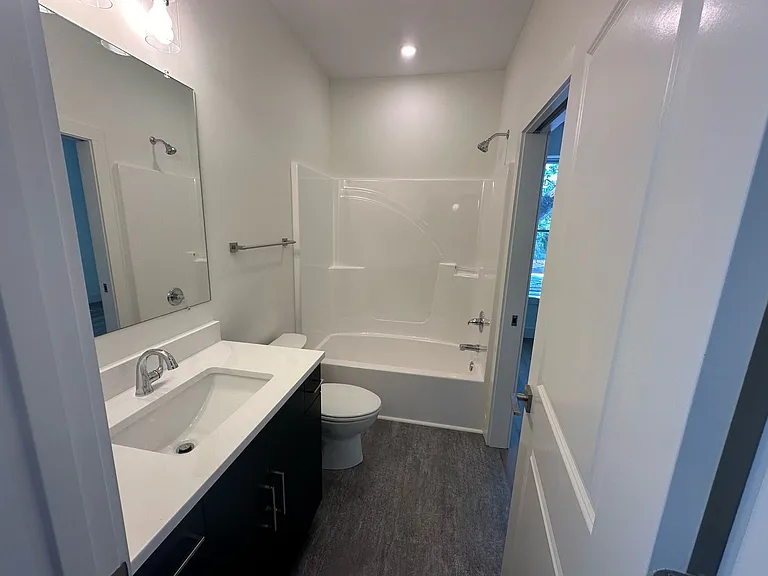 626 N College Ave — Photo 5