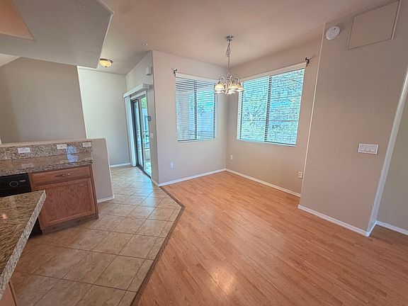 4th image of 3250 W Greenway Rd Unit 148