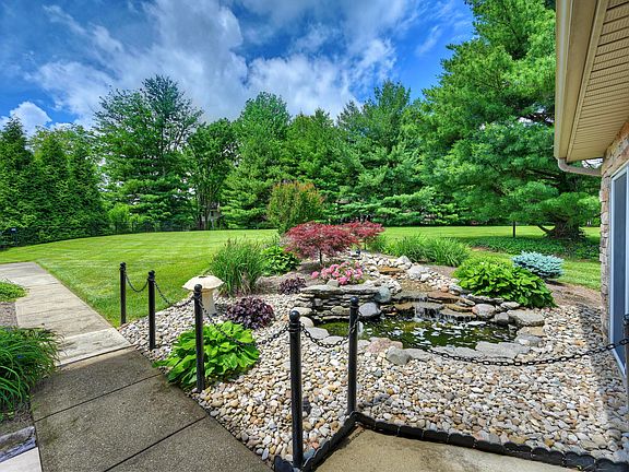 5th image of 1032 Woodway Dr