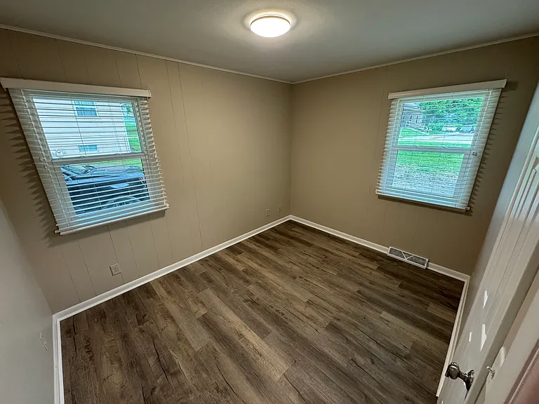 2653 E Sheridan Ave — Photo 5