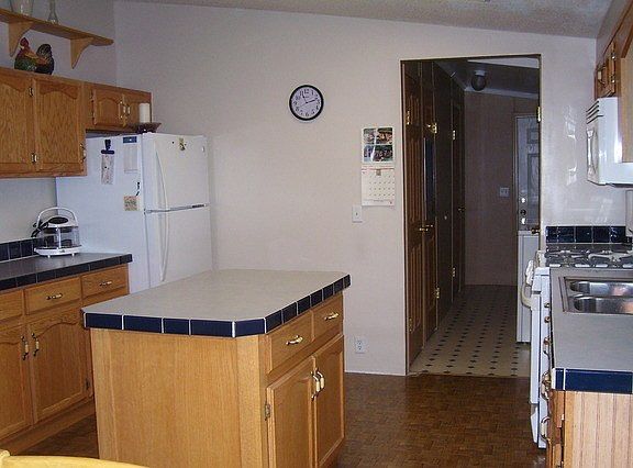 4th image of 229 Meadowlark Ln