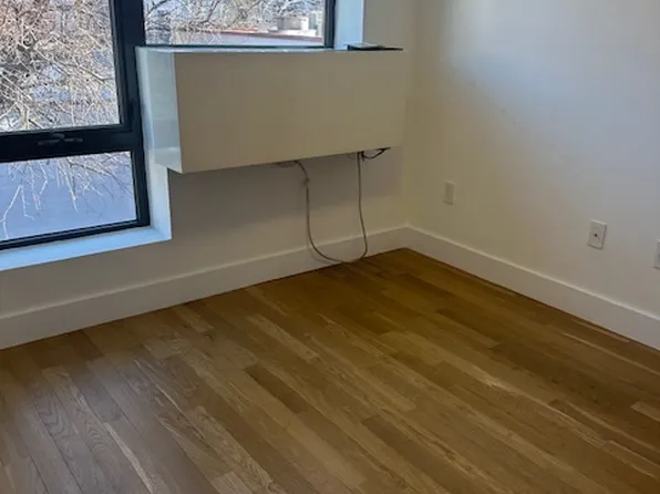 45-11 Broadway image 10 of 20