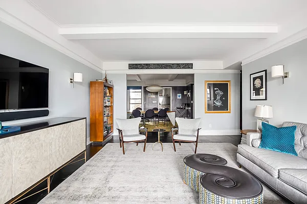 Rented by Compass | media 24