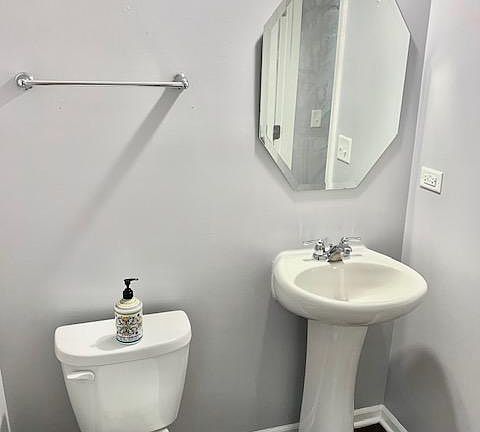 2nd image of 3552 Irving Pl