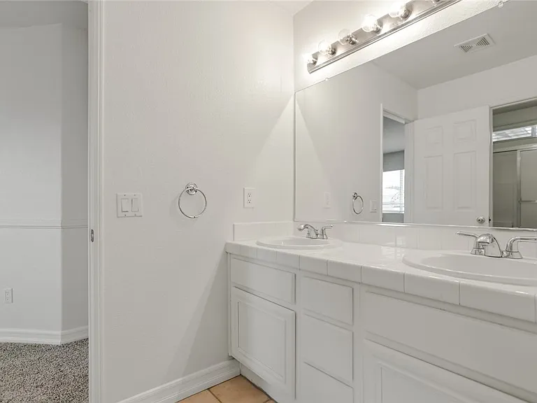 1605 Rivendel Dr — Photo 25