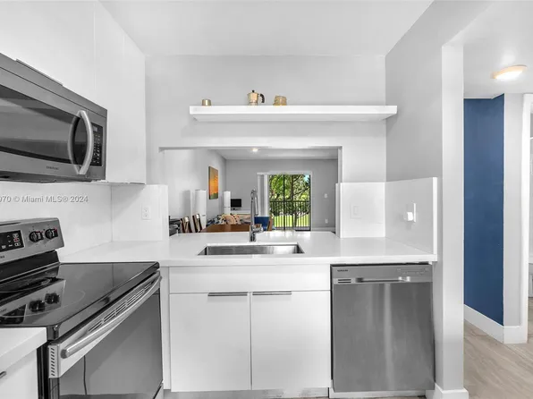 15801 W Waterside Cir APT 202, Sunrise, FL 33326