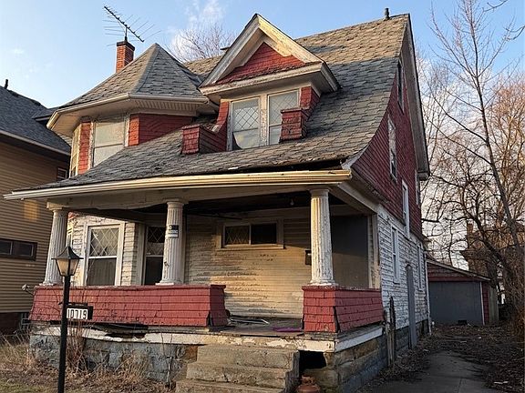 3rd image of 10719 Grantwood Ave
