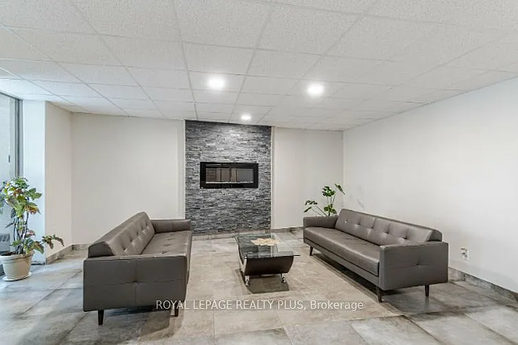 3065 Queen Frederica Dr #402 — Photo 26