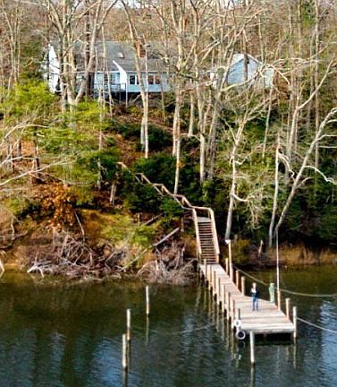3rd image of 726 Riverview Dr