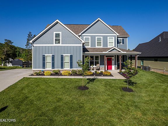 3rd image of 104 Black Oak Dr