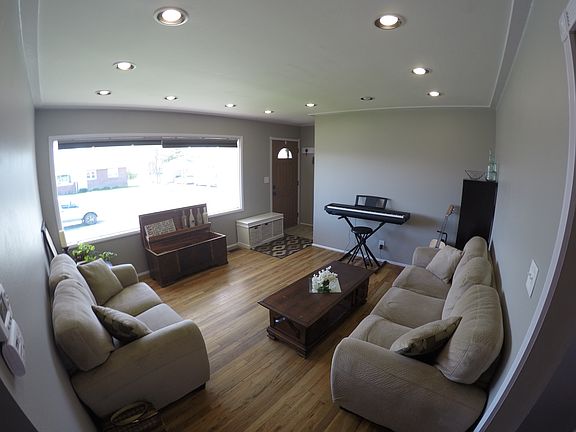 3rd image of 1243 Lincoln Ave