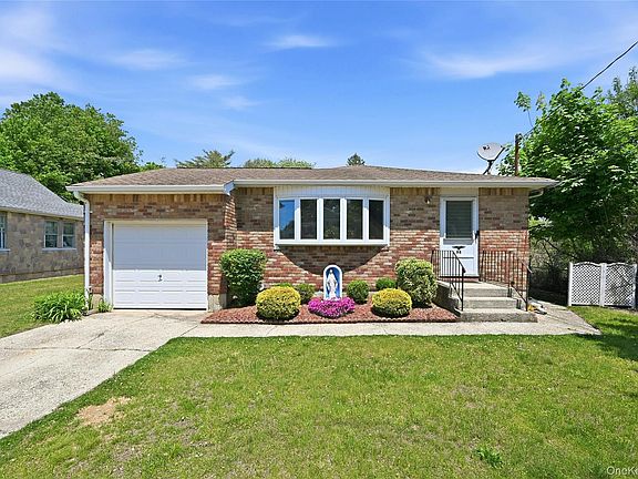2nd image of 98 Evergreen Avenue