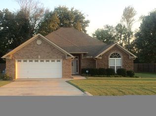 130 Bucks Pocket Dr, New Market, AL 35761