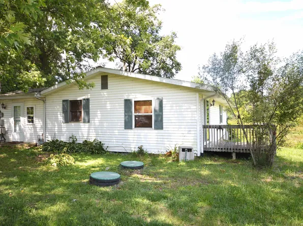 14602 Menominee Dr, Plymouth, IN 46563