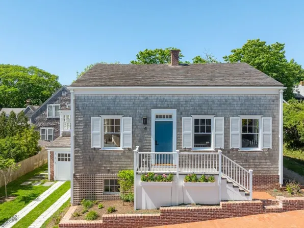 4 Sunset Hill Ln, Nantucket, MA 02554