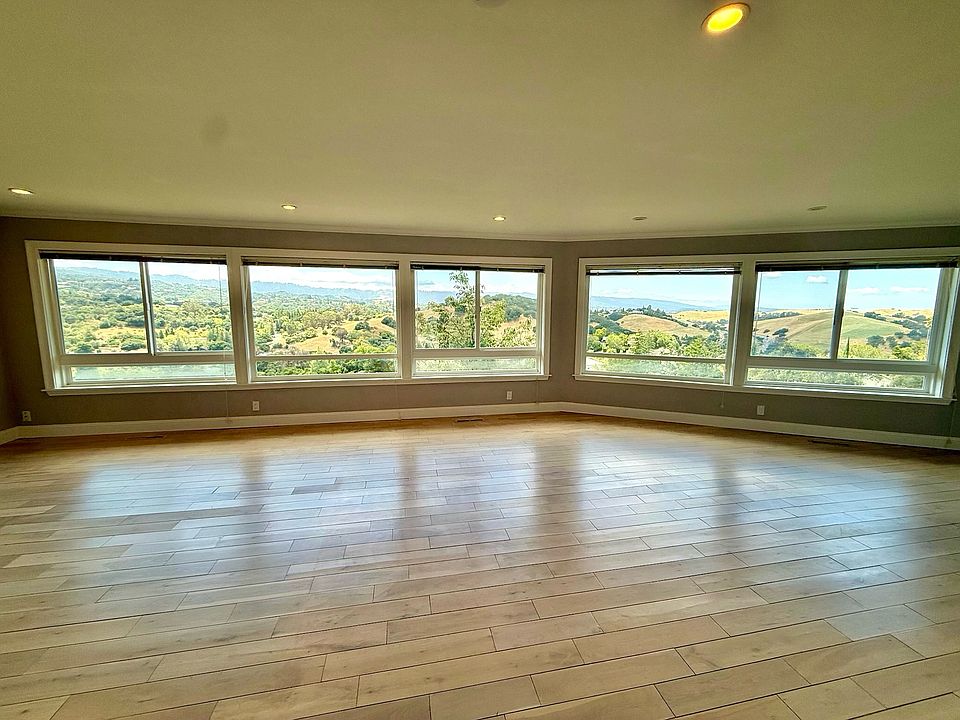 1st image of 13005 La Cresta Dr