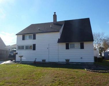 6 Horseshoe Ln, Levittown, PA, 19055